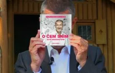 Andrej Babiš se svou knihou