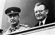 Josif Stalin a Klement Gottwald na čestné tribuně moskevského stadionu Dynamo.