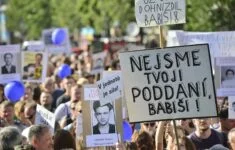 Demonstrace proti Babišovi a komunistům