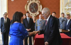 Prezident Miloš Zeman při jmenování Aleny Schillerové ministryní financí 