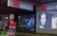 Huawei – levný, vyspělý a nevyzpytatelný partner, před nímž varují tajné služby většiny západních zemí. 