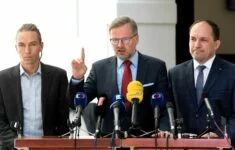 Politici opozice Ivan Bartoš (piráti), Petr Fiala (ODS) a Marek Výborný (KDU-ČSL)