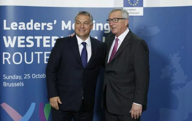 Maďarský premiér Viktor Orbán (vlevo) a prezident EK Jean-Claude Juncker na bruselské schůzce k migrační krizi.