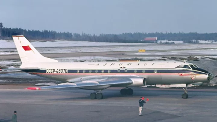 Letadlo TU-104.