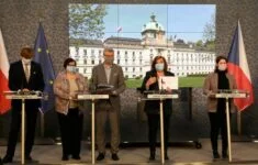 Tisková konference vlády: Adam Vojtěch, Marie Benešová, Karel Havlíček, Alena Schillerová, a Jana Maláčová 