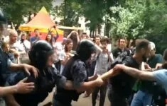 Brutální zásah ruské policie proti demonstrantům.