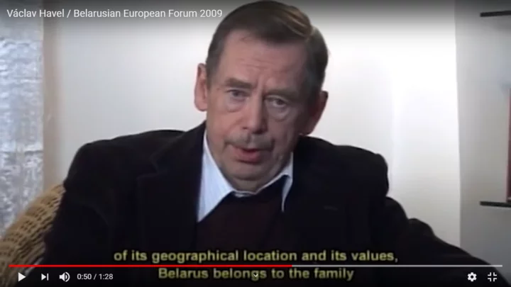 Václav Havel pronáší pozdrav účastníkům  Běloruského fóra