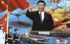 Si-Ťin-pching jako předseda Ústřední vojenské komise ČLR (propagandistický plakát)