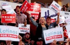 Manifestace amerických Hispánců na podporu Donalda Trumpa
