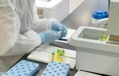 Záběr z laboratoře výrobce vakcíny 