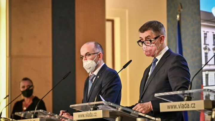 Předseda vlády Andrej Babiš (ANO) a ministr zdravotnictví Jan Blatný (za ANO)