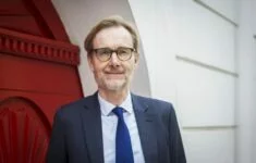 Dánský velvyslanec Ole Frijs-Madsen