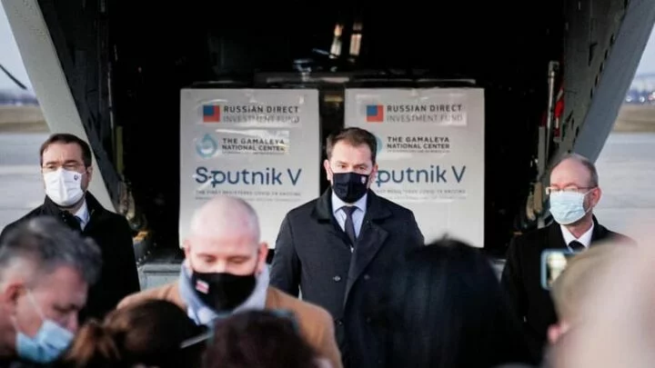 Slovenský premiér Igor Matovič na letišti v Košicích
