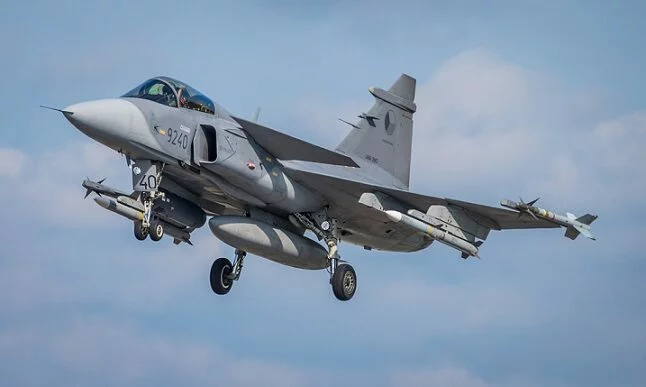 České bojové letouny JAS-39 Gripen se účastní ochrany vzdušného prostoru našich spojenců v Pobaltí