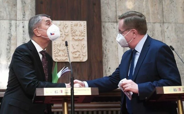 Premiér Andrej Babiš (ANO) a exministr zdravotnictví Petr Arenberger (za ANO)
