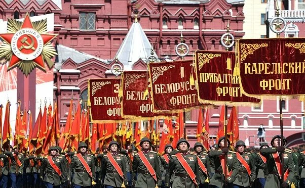 Vojenská přehlídka ke Dni vítězství na Rudém náměstí v Moskvě (24. 6. 2020)