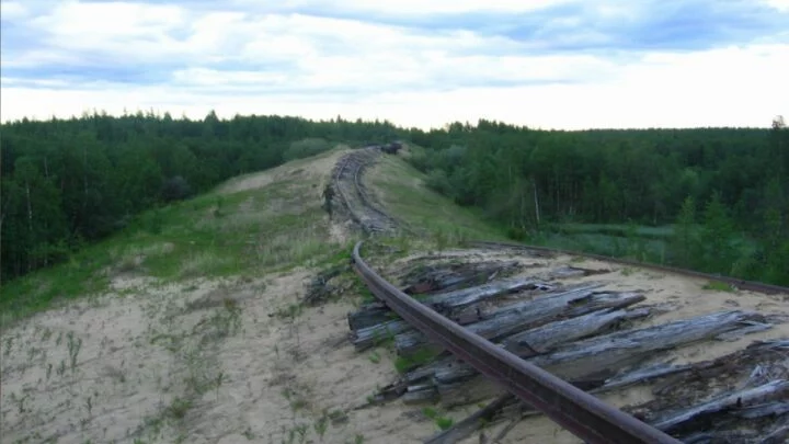 Transpolární železnice byla projektem systému Gulag, který probíhal v letech 1947 až 1953.