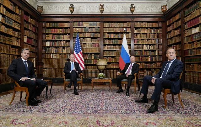 Americký prezident Joe Biden a jeho ruský protějšek Vladimir Putin.