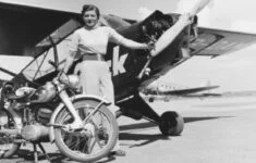 Pilotka Elly Beinhornová v roce 1952.