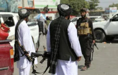 Bojovníci Tálibánu v afghánském Kábulu (16. 8. 2021)