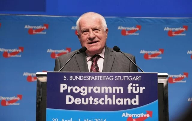Václav Klaus na sjezdu německé strany AfD (2016)