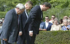 Superdemokraté Filip, Okamura a Vondráček v Památníku Lidice (15. 6. 2019)