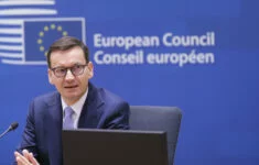 Polský premiér Mateusz Morawiecki na summitu lídrů EU v Bruselu (22. 10. 2021)