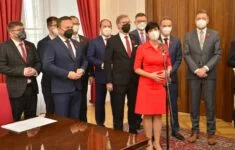 Podpis koaliční smlouvy mezi SPOLU a PirSTAN