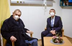 Končící premiér Andrej Babiš navštívil v nemocnici prezidenta Miloše Zemana