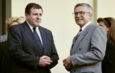 Vladimír Mečiar a Václav Klaus jednají o rozdělení Československa na zámku v Kolodějích (10. 10. 1992)