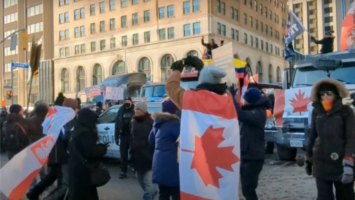 Protest řidičů kamionů v Ontariu 5. února 2022