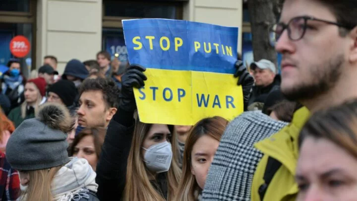 Demonstrace Stojíme za Ukrajinou na Václavském náměstí v Praze 27. 2. 2022