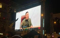 Ukrajinský prezident Volodymyr Zelenskyj hovořil k Václavskému náměstí