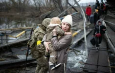 Ukrajinci prchají z ostřelovaných měst. Někteří ale na okupovaných územích padli do rukou ruské armády. Ilustrační foto