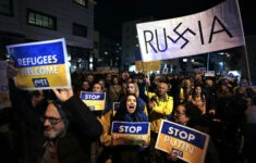 Také v Izraeli probíhaly masové protesty proti ruské agresi na Ukrajině (Tel Aviv, 5. 3. 2022)