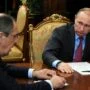 Vladimir Putin a ministr zahraničí Sergej Lavrov