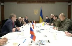 Jednání premiérů Česka, Polska a Slovinska s prezidentem Ukrajiny Volodymyrem Zelenským