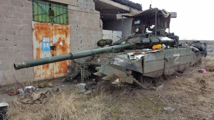 Ruský okupační tank na Ukrajině