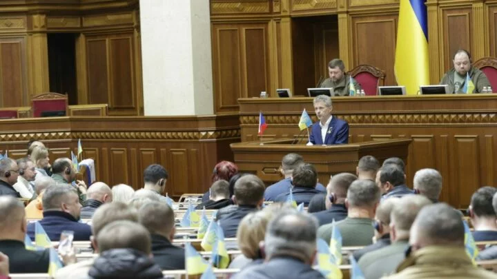 Předseda senátu Miloš Vystrčil (ODS) při projevu v ukrajinském parlamentu