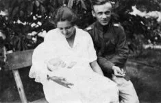 František Moravec s manželkou Vlastou a dcerou Hanou v roce 1921