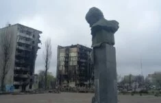 Hlavní náměstí v Boroďance u Kyjeva s pomníkem Tarase Ševčenka