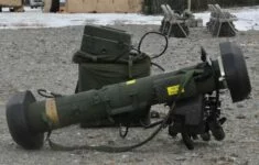 Mezi dodávanými zbraněmi pro Ukrajinu jsou i obávané Javeliny.