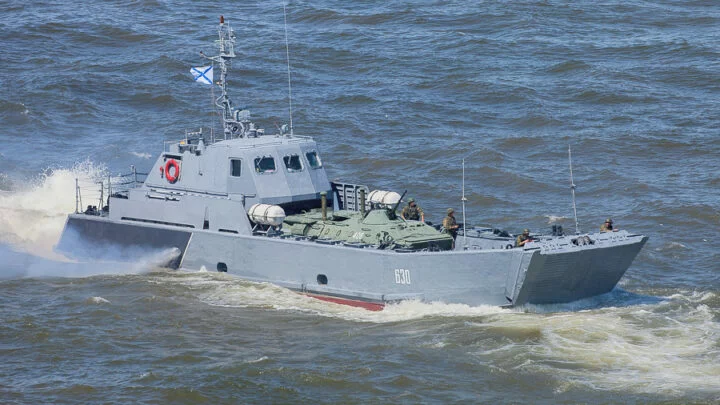 Ruský výsadkový člun projektu Serna.