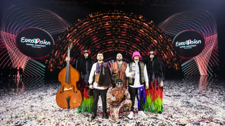 V letošním ročníku Eurovize vyhrála ukrajinská kapela Kalush Orchestra