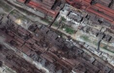Zničený areál oceláren Azovstal v Mariupolu 