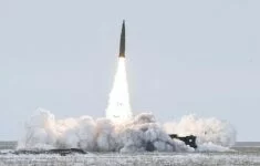 Start rakety Iskander-M na zkušební střelnici Kapustin Jar