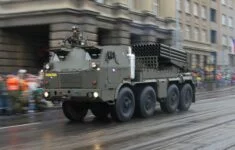 Raketomet RM-70 české armády na přehlídce v Praze v roce 2008.