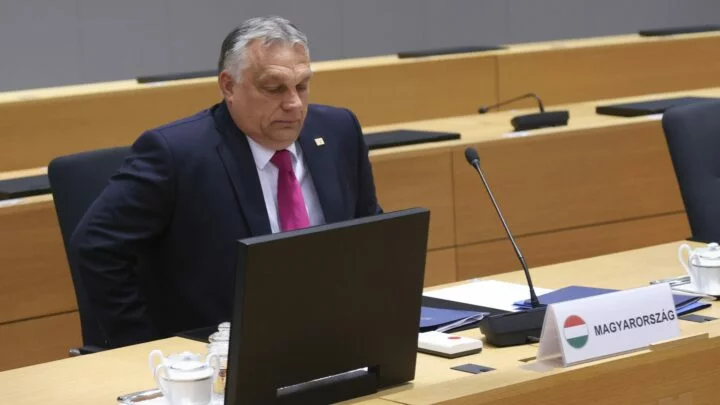 Maďarský premiér Viktor Orbán na mimořádném summitu v Bruselu