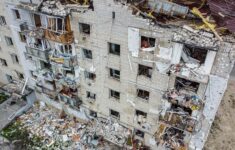 Severodoněck je z větší části zničen masivním ruským ostřelováním