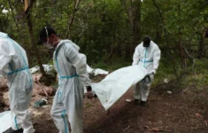 Poblíž města Buča u Kyjeva byl nalezen hromadný hrob